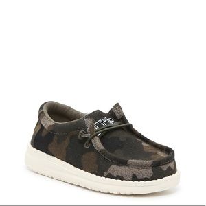 Toddler size 7 Hey Dudes